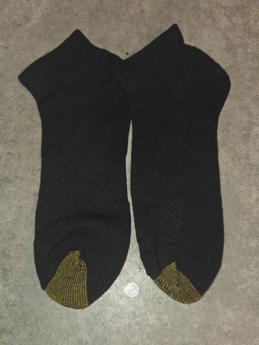 New Gold Toe Men's Black Ankle Socks with Gold Toe Detailnew